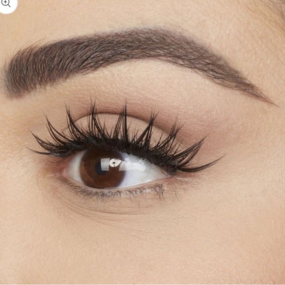 Huda Beauty - Classic False Lash - Sasha #11 Falsies False Lashes NEW - Picture 3 of 5